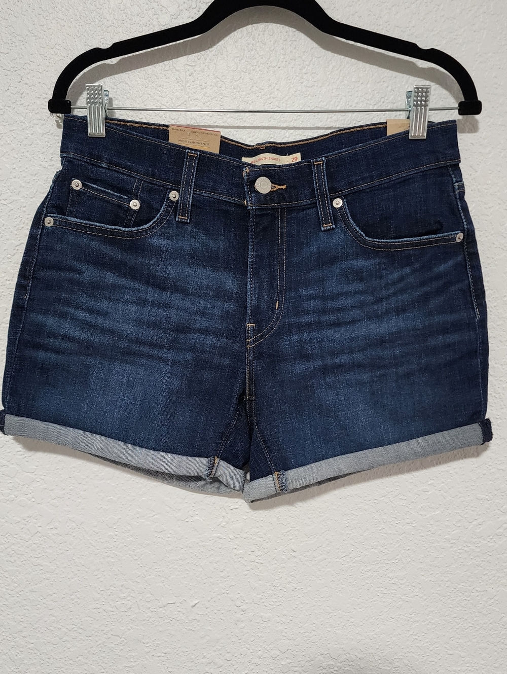 Levis Women's Mid Length Blue Jeans Shorts Size 29 NWT Vacation Wear